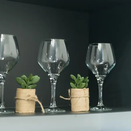 Sherri Apartment